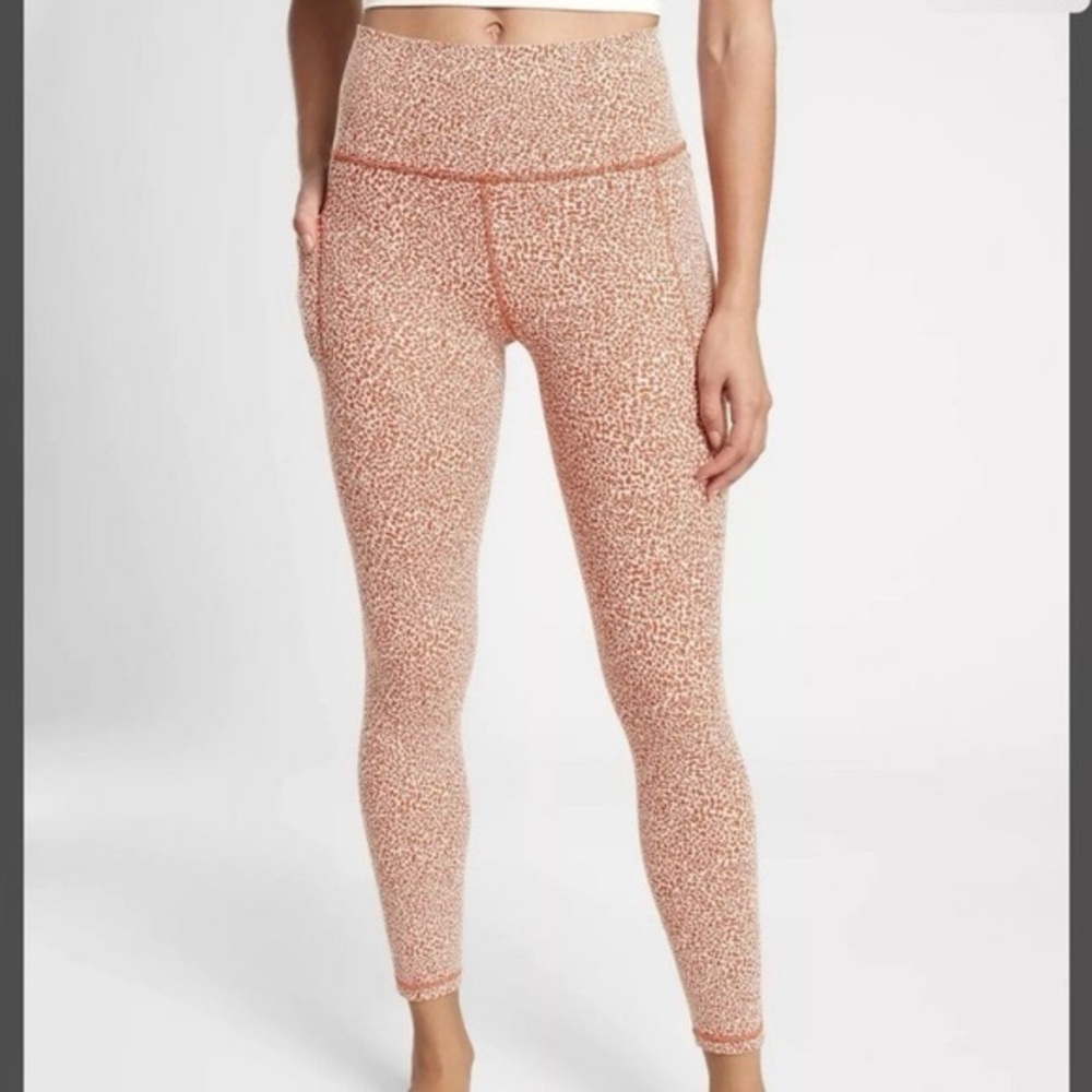 Athleta SALUTATION STASH POCKET TEXTURED 7/8 TIGHT